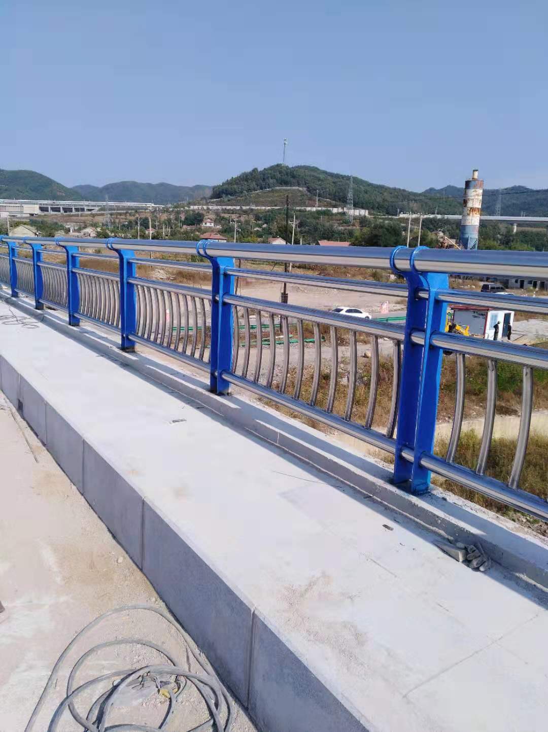 不鏽鋼(gāng)護欄在安裝的時候(hòu)出現的誤區和問題